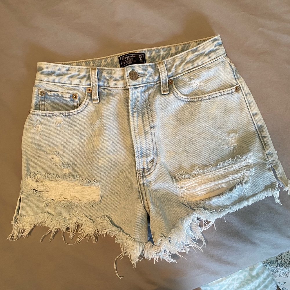 High waisted light wash denim shorts